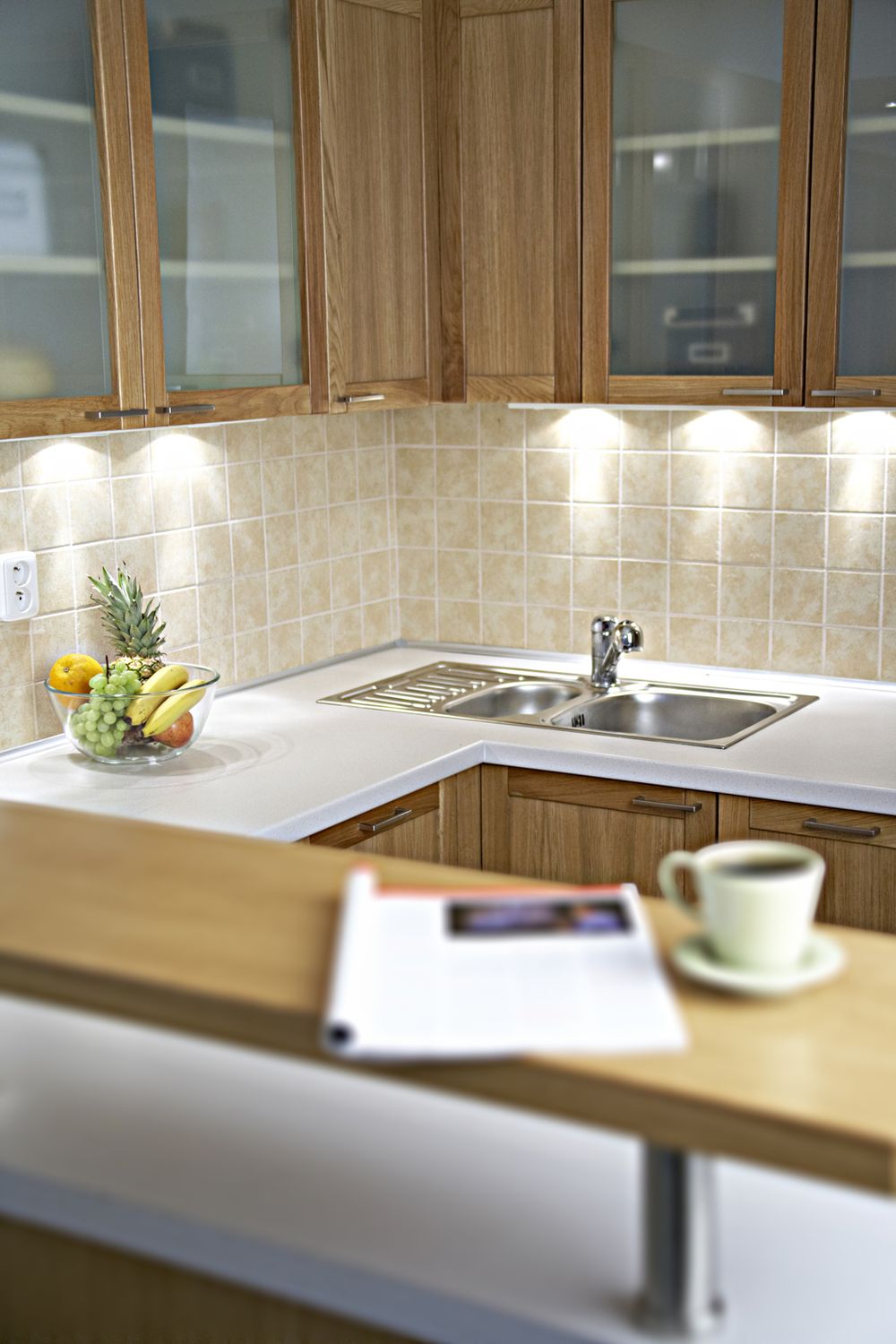 KITCHEN / COUNTER
