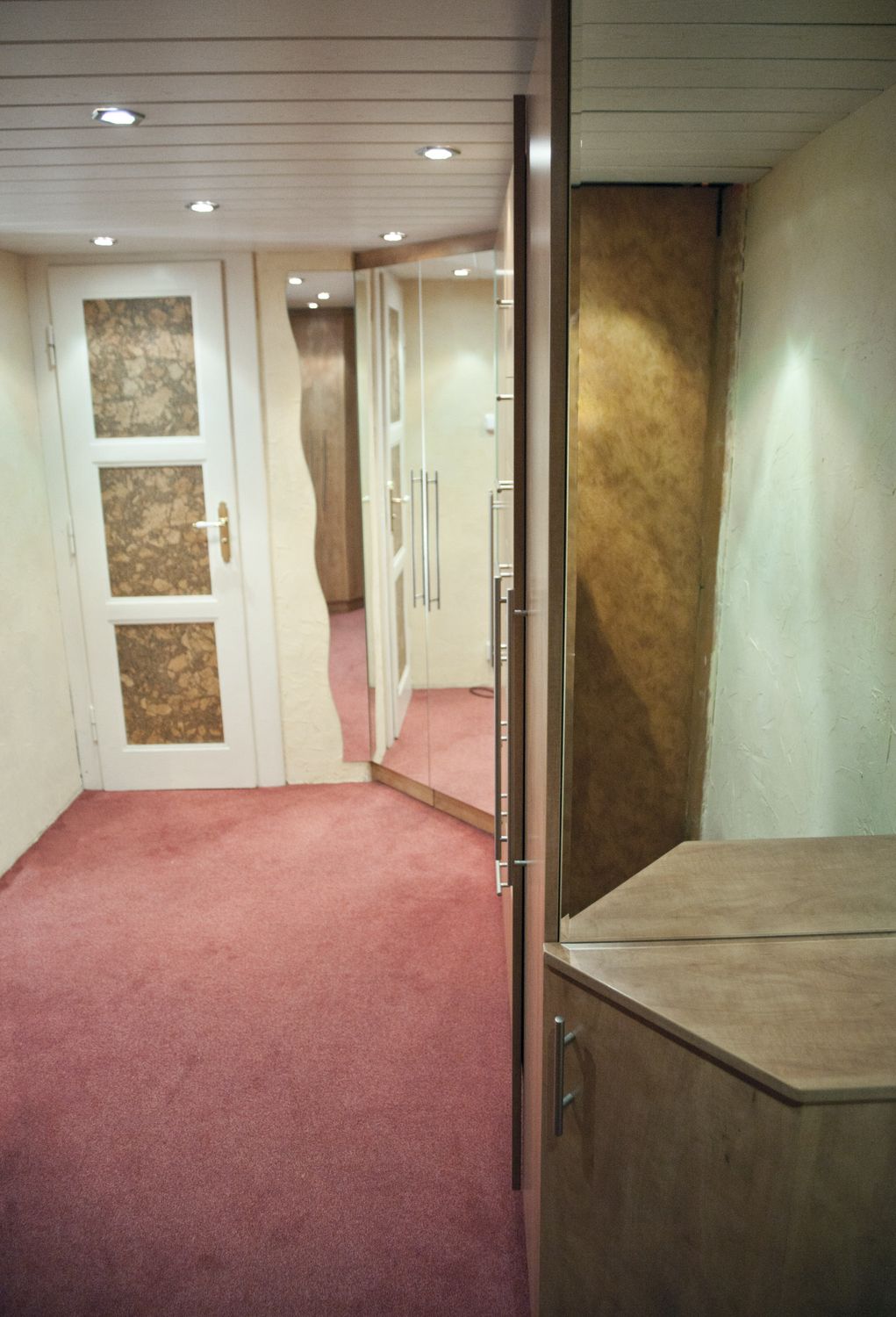HALL / CORRIDOR